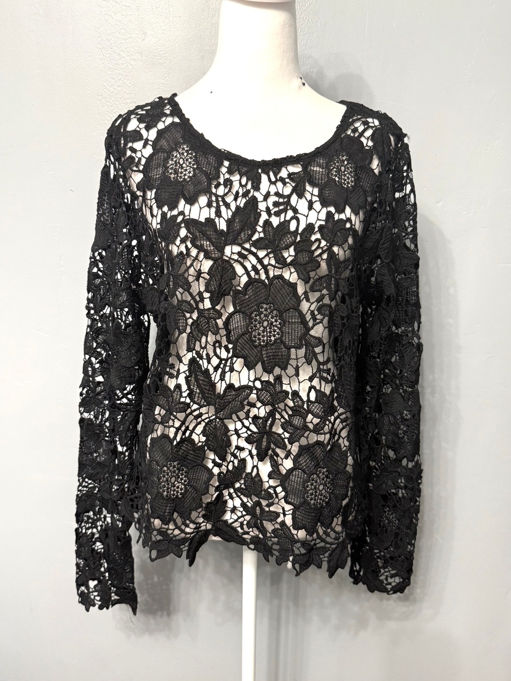#9)  Mascara Black Floral Crochet Lace Top